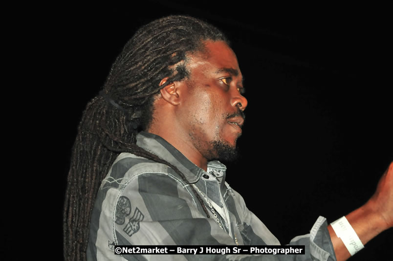 Minister of Tourism, Edmund Bartlett @ Jamaica Jazz and Blues Festival 2009 - Presented by Air Jamaica - Thursday, January 22, 2009 - Venue at the Aqueduct on Rose Hall Resort &amp; Country Club, Montego Bay, Jamaica - Thursday, January 22 - Saturday, January 24, 2009 - Photographs by Net2Market.com - Barry J. Hough Sr, Photographer/Photojournalist - Negril Travel Guide, Negril Jamaica WI - http://www.negriltravelguide.com - info@negriltravelguide.com...!